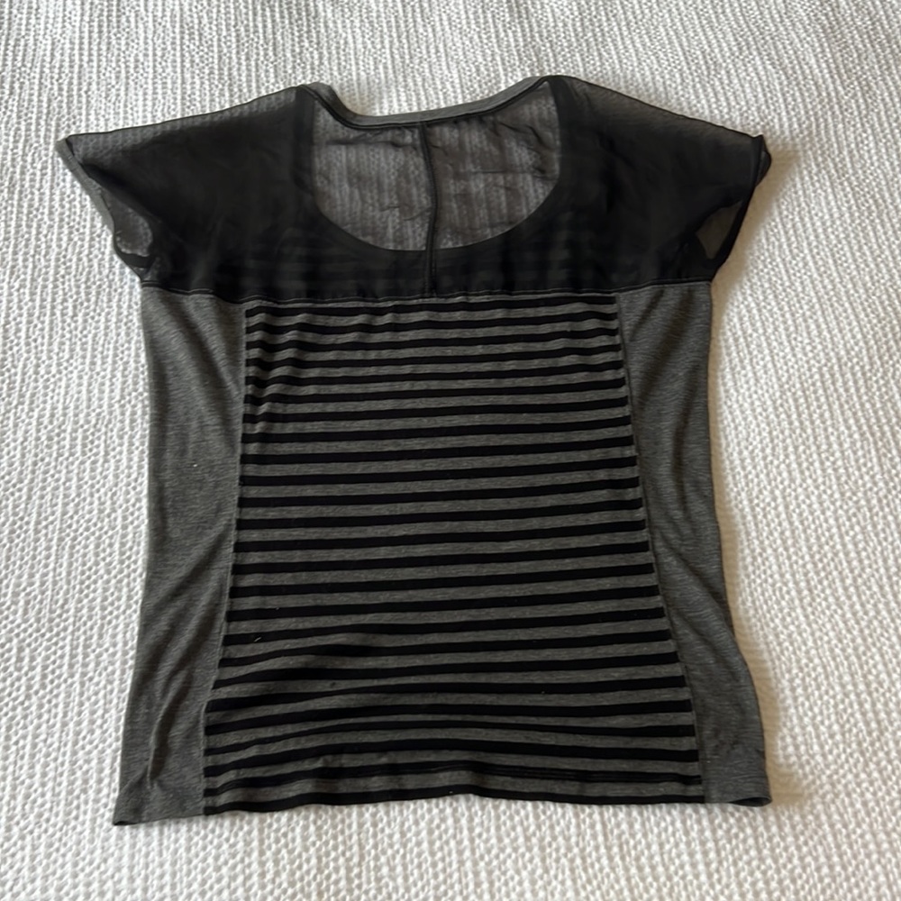 Guess Top - Picture 4 of 5